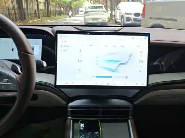 BYD Seal 07 DM-i — Фото автомобиля 12