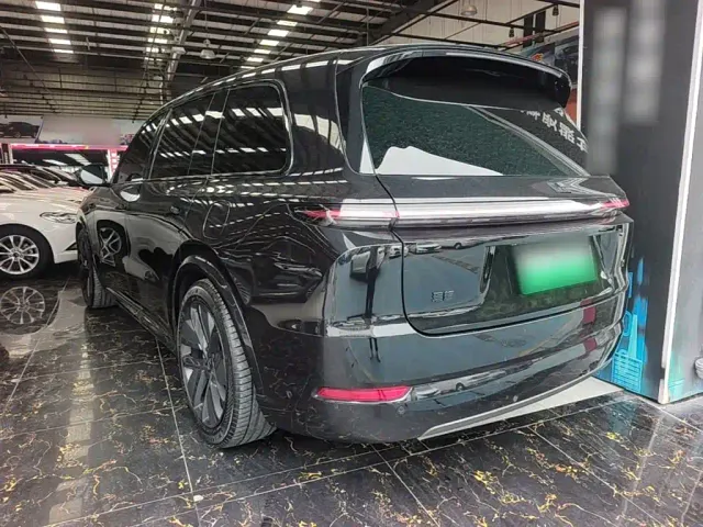 Li Auto L9 — Фото автомобиля 4