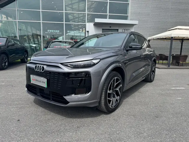 Фотография автомобиля — Audi Q6L e-tron