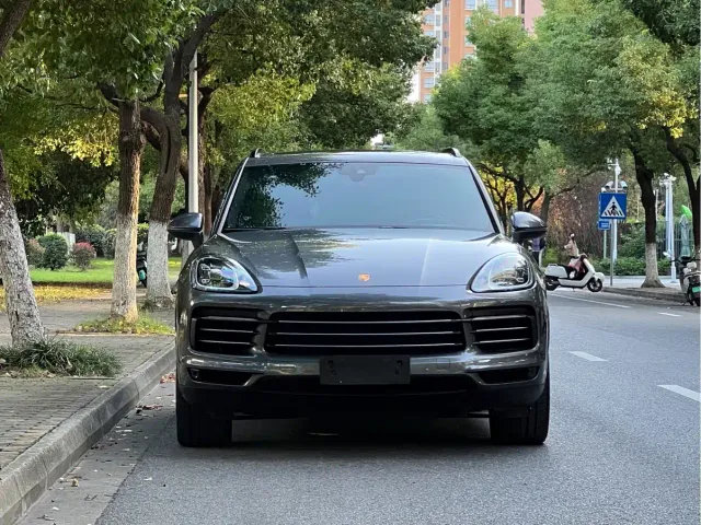 Porsche Cayenne — Фото автомобиля 2