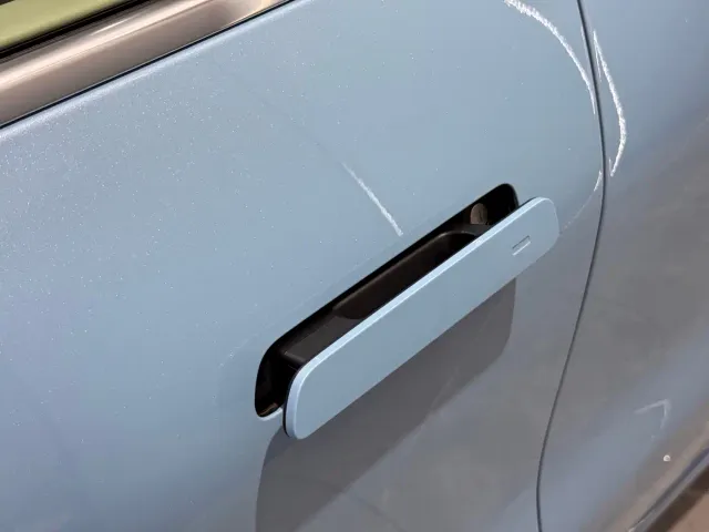 Li Auto L8 — Фото автомобиля 8