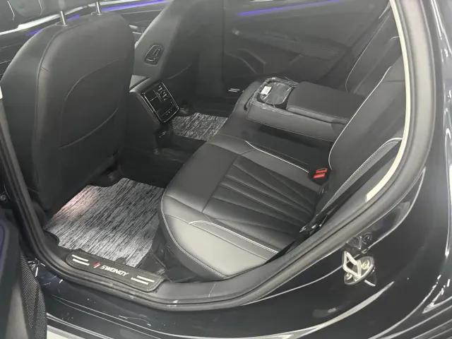 Volkswagen Passat — Фото автомобиля 7
