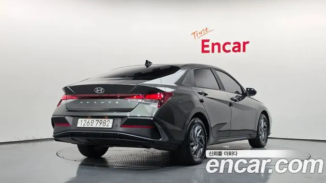 Hyundai Avante CN7 — Фото автомобиля 2