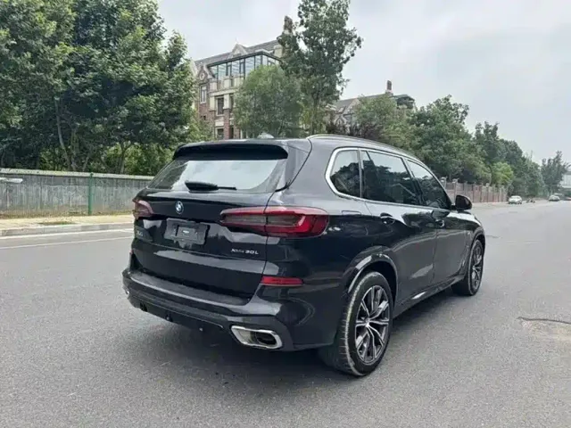 BMW X5 — Фото автомобиля 10