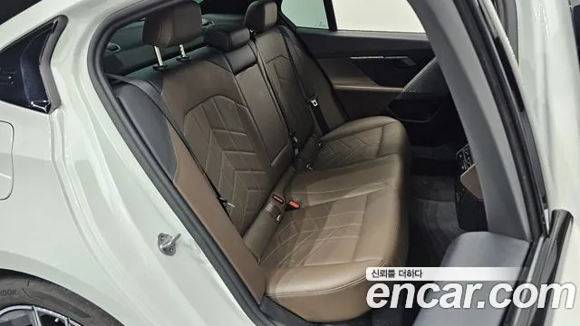 BMW 5 Series G60 — Фото автомобиля 17