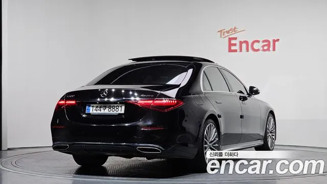 Mercedes-Benz S-Class — Фото автомобиля 2