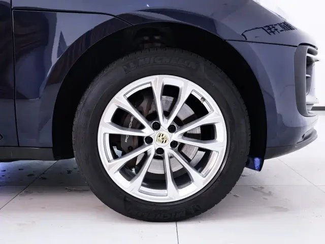 Porsche Macan — Фото автомобиля 6