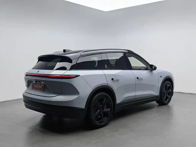 Nio ES6 — Фото автомобиля 2