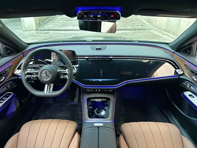 Mercedes-Benz E-Class — Фото автомобиля 11