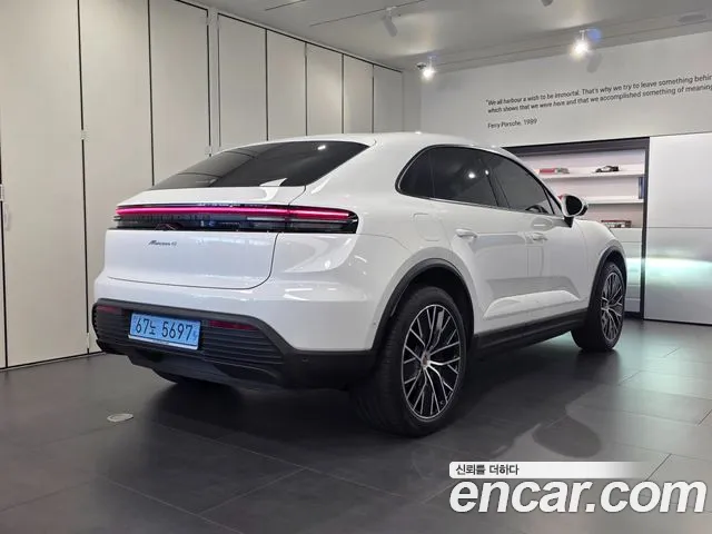 Фотография автомобиля — Porsche Macan
