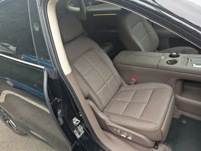 IM Motors LS6 — Фото автомобиля 24