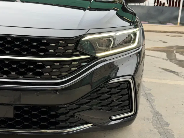 Volkswagen Passat — Фото автомобиля 13