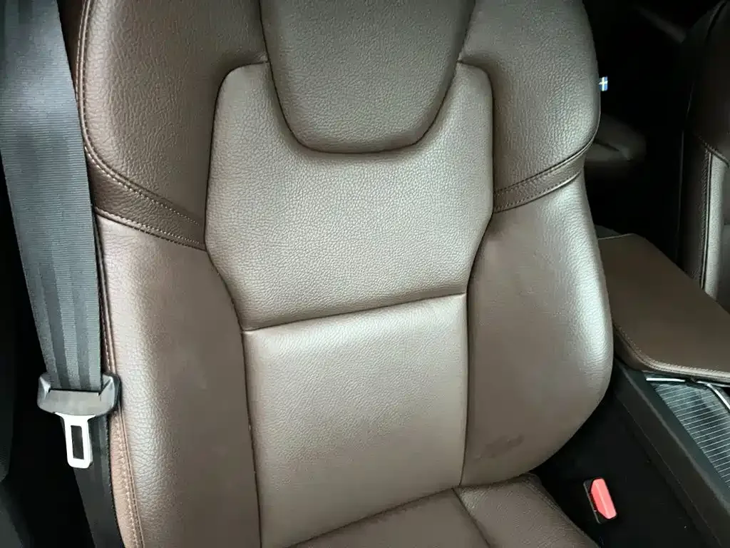 Volvo Volvo S60 2023 B4 Smart Comfort Luxury Edition — Фото автомобиля 22