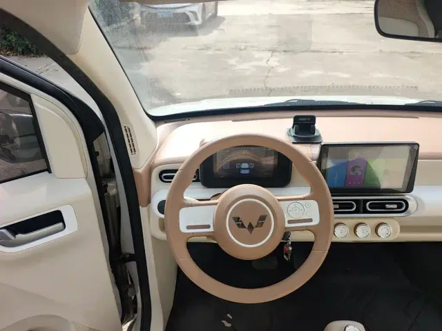 Wuling Hongguang Mini EV — Фото автомобиля 11
