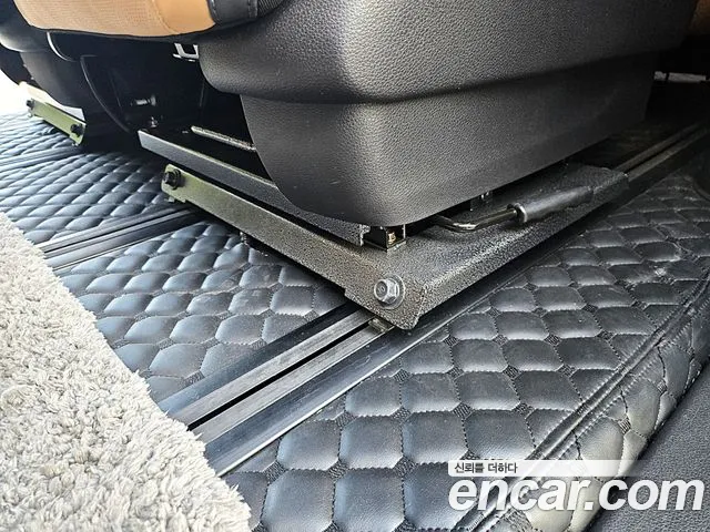 Kia Canival Carnival 4 поколение Бензин 9 мест Prestige — Фото автомобиля 16