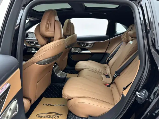 Mercedes-Benz E-Class — Фото автомобиля 9