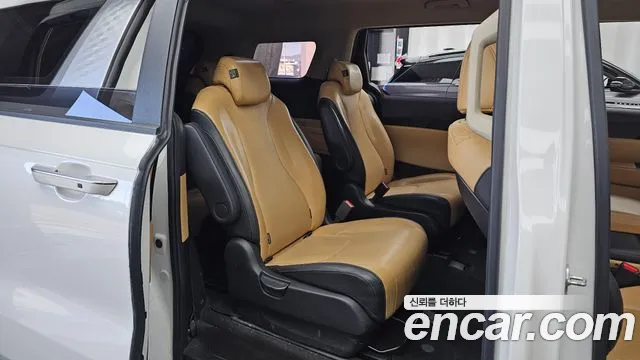 Kia Carnival 4th Gen — Фото автомобиля 12