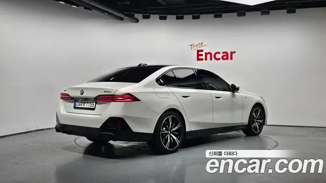 BMW 5-Series 5 серия (G60) 530i xDrive M Sport — Фото автомобиля 2