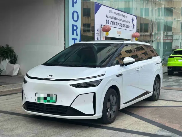 Фотография автомобиля — Xpeng X9