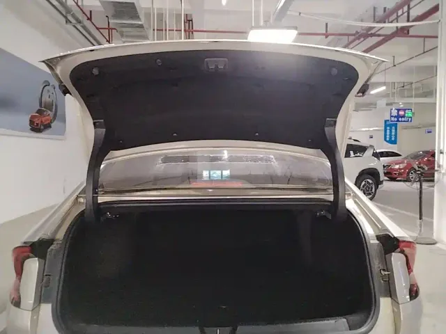 Wuling Starlight — Фото автомобиля 18