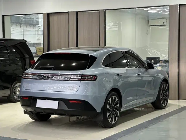 Aito M5 — Фото автомобиля 9