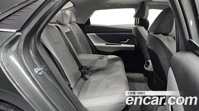Hyundai AVANTE Avante (CN7) — Фото автомобиля 10