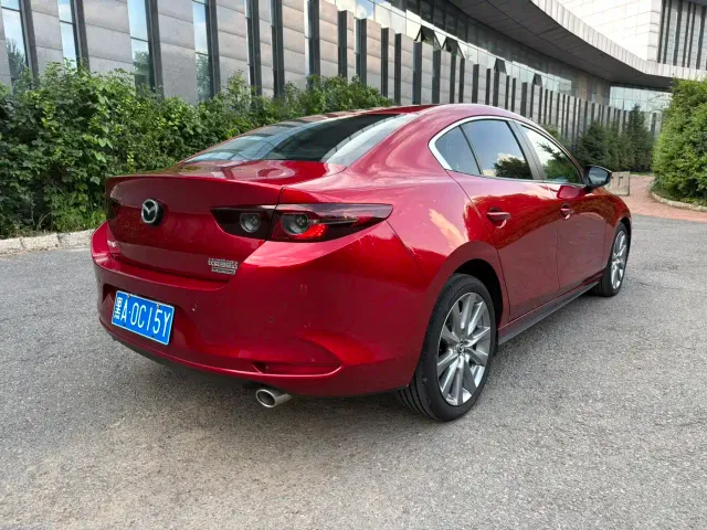 Mazda Axela — Фото автомобиля 21