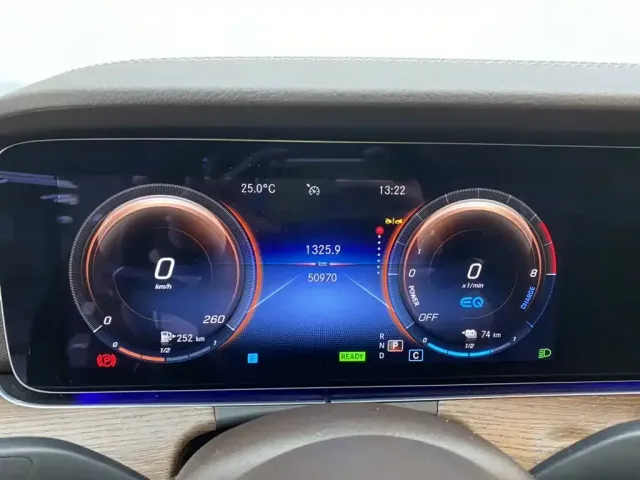 Mercedes-Benz E-Class — Фото автомобиля 15