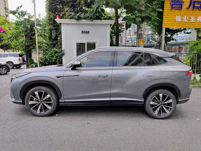 Roewe RX5 — Фото автомобиля 3
