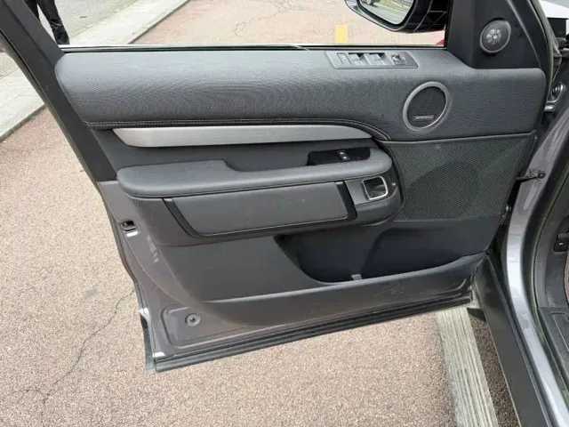 Land Rover Discovery — Фото автомобиля 6