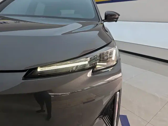 Changan Qiyuan Q05 — Фото автомобиля 5