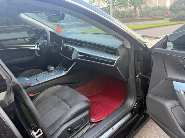 Audi A7L — Фото автомобиля 6