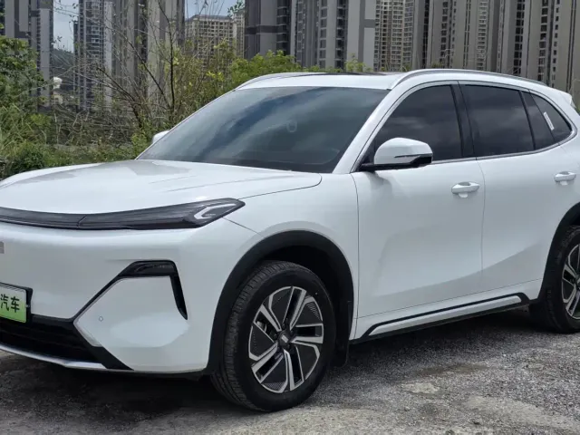 Geely Galaxy Starship 7 EM-i — Фото автомобиля 2