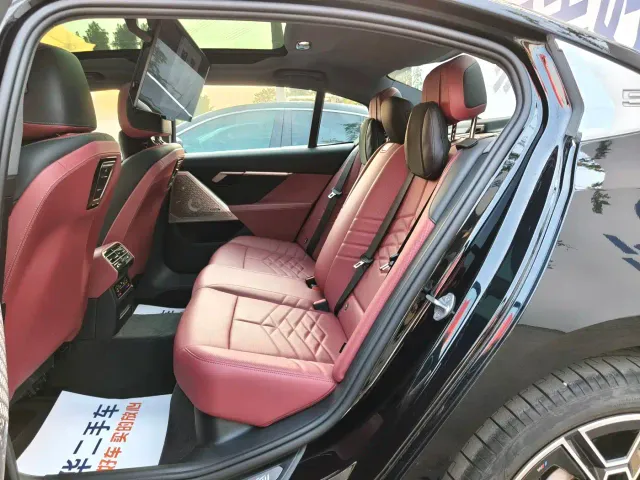 BMW 5 Series — Фото автомобиля 7