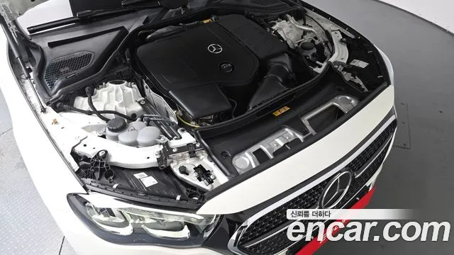 Mercedes-Benz E-Class — Фото автомобиля 6