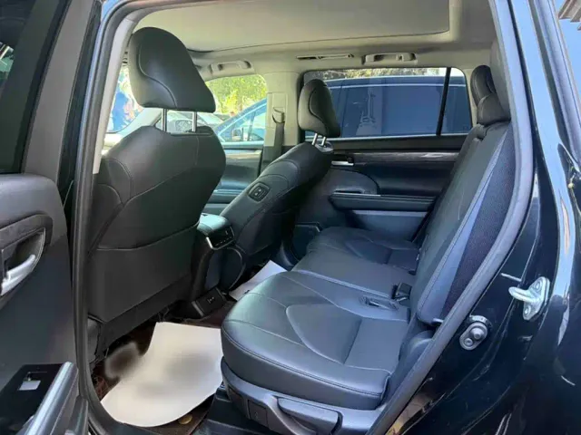 Toyota Highlander — Фото автомобиля 19