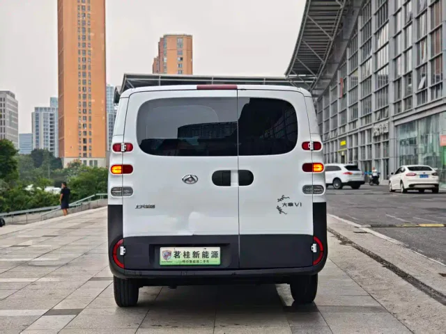 Maxus Dana V1 — Фото автомобиля 5