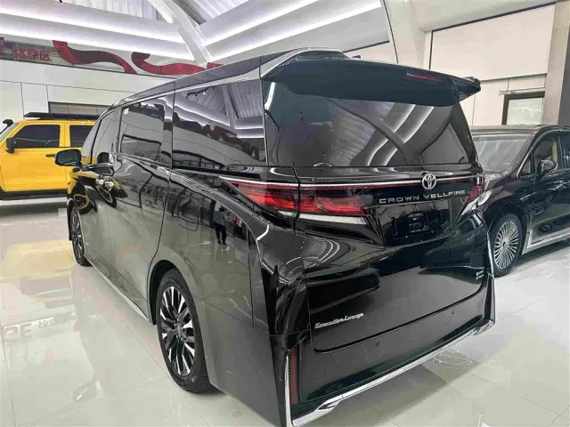 Toyota Vellfire — Фото автомобиля 17