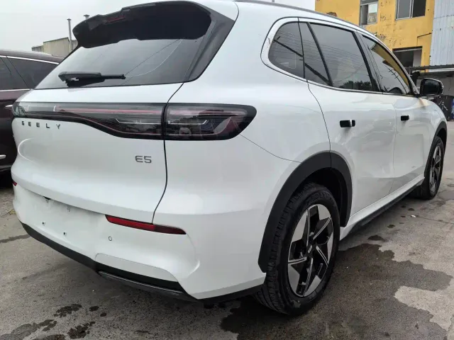 Geely Galaxy E5 — Фото автомобиля 15