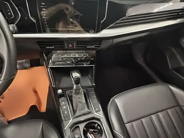 Volkswagen Passat — Фото автомобиля 7