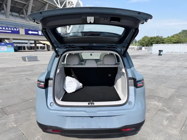 Leapmotor B10 — Фото автомобиля 10