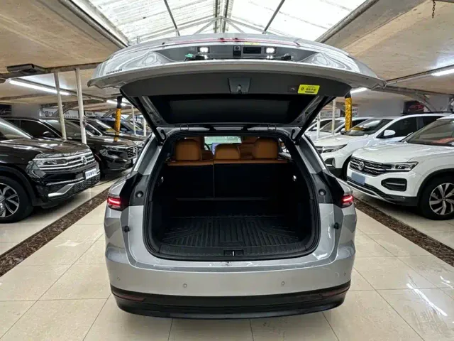Li Auto i6 — Фото автомобиля 15