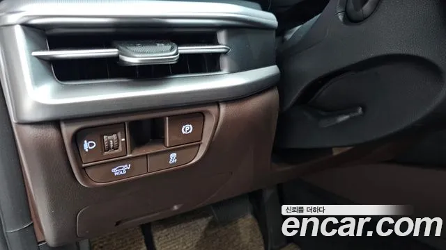 Hyundai Grandeur Grandeur (GN7) 2.5 Бензин 2WD — Фото автомобиля 12