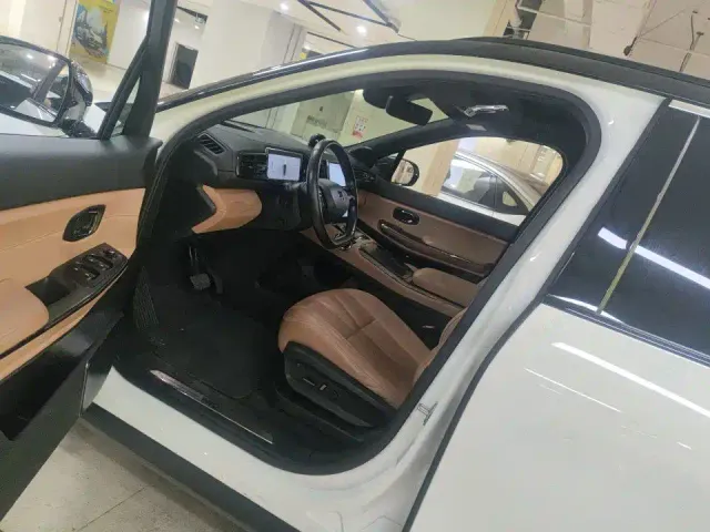 Nio ES8 — Фото автомобиля 9