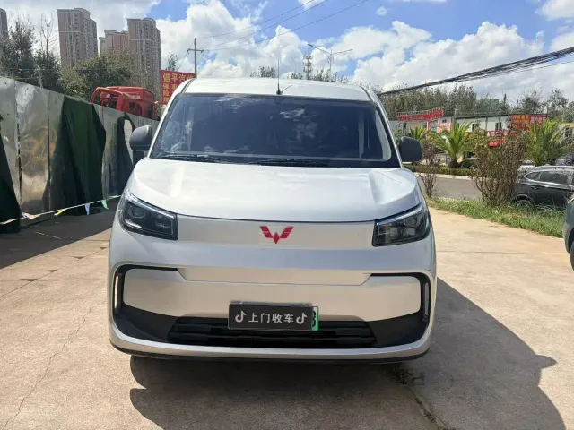 Wuling Yangguang Pro — Фото автомобиля 2