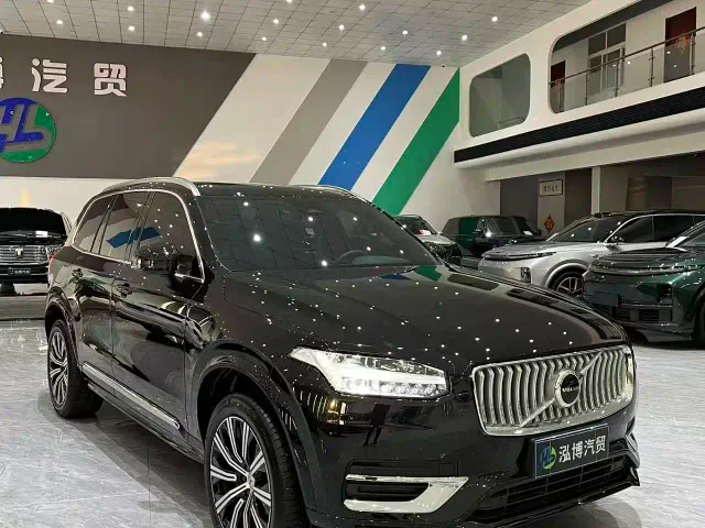 Volvo XC90 — Фото автомобиля 3