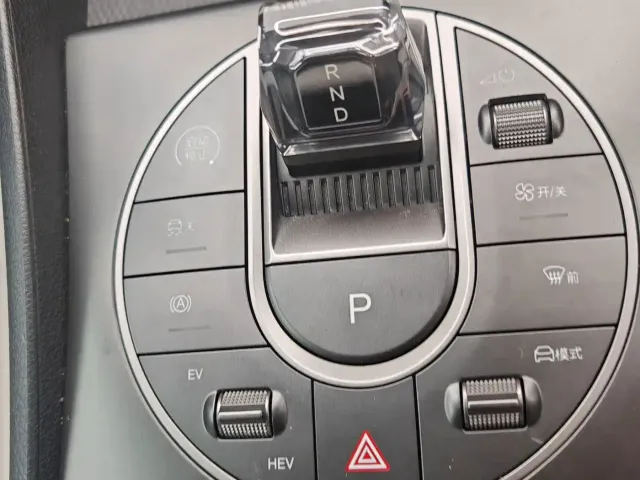 BYD Hai Bao 05 DM-i 2025 DM-i Smart Drive Edition 55KM Luxury — Фото автомобиля 16