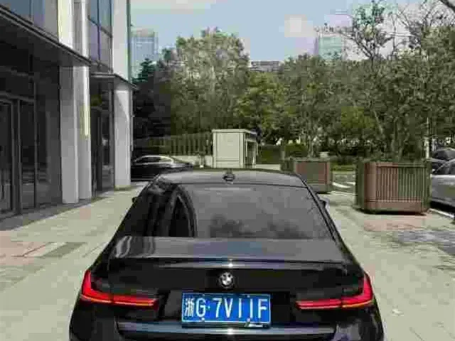 BMW 3 Series — Фото автомобиля 4