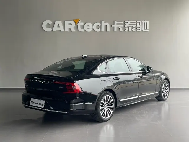 Volvo Volvo S90 2024 B5 Momentum Luxury Edition — Фото автомобиля 4