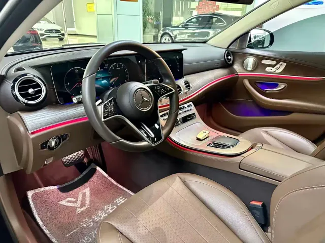 Mercedes-Benz E-Class — Фото автомобиля 10